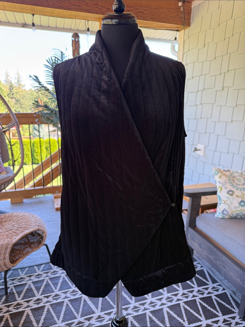 Wynne Layers | Black Velvet Vest